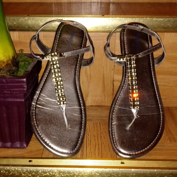 Shoes - Picture 1 of 3